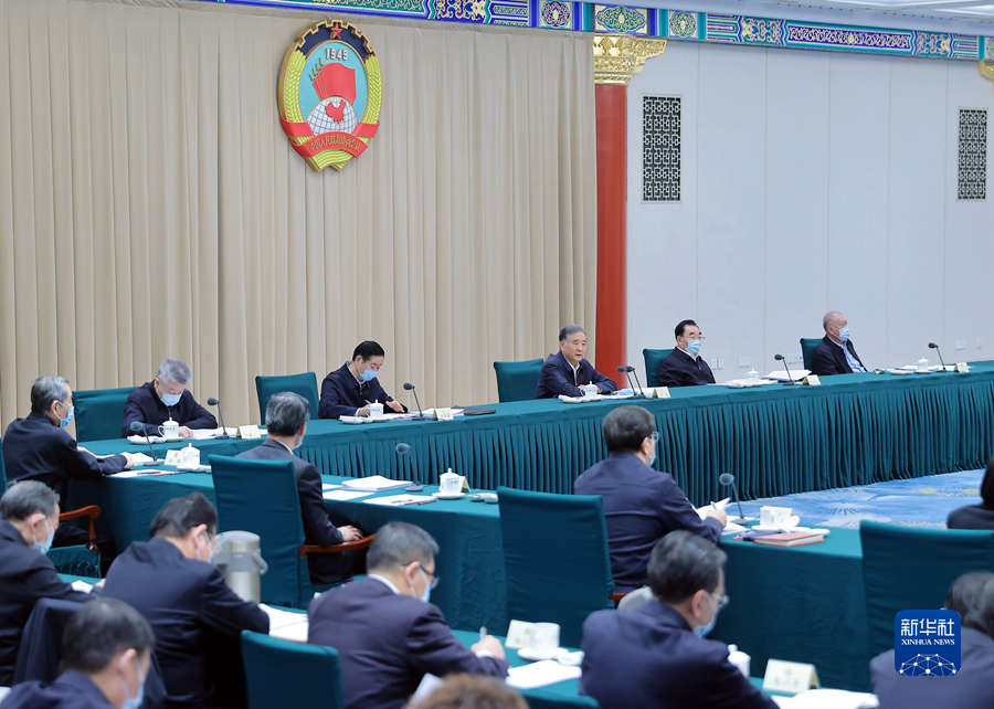 كبير المستشارين السياسيين الصينيين يحث على تنفيذ روح مؤتمر العمل الاقتصادي المركزي السنوي