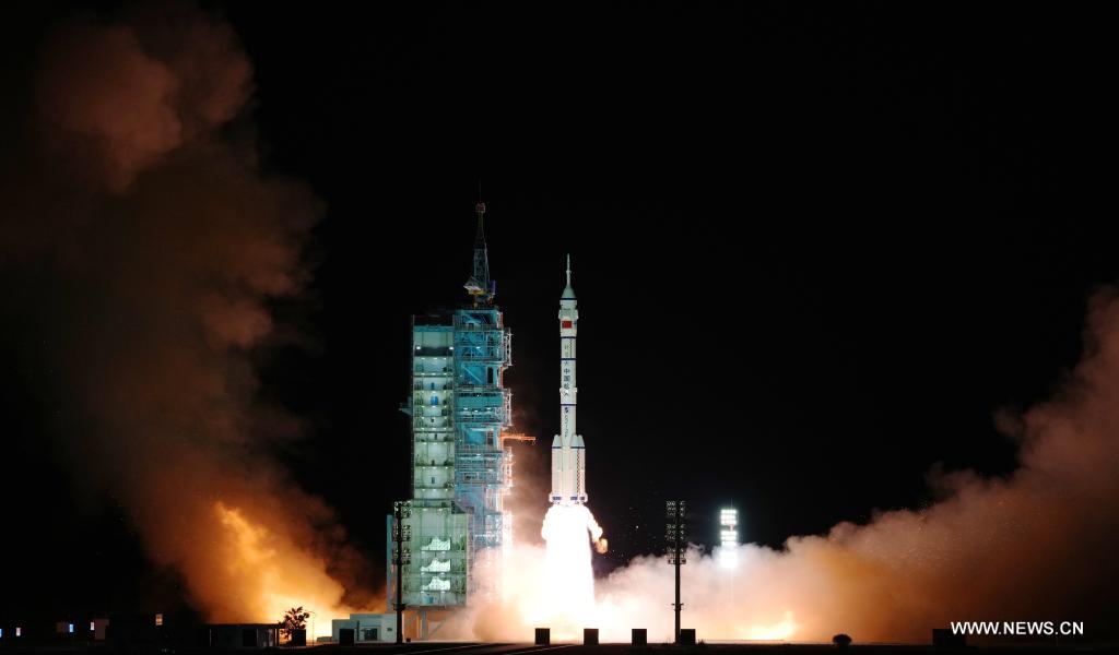 الصين تطلق أطول مهمة فضائية مأهولة لها تستمر 6 أشهر