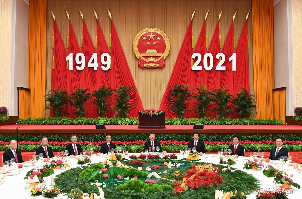 مجلس الدولة الصيني ينظم حفل استقبال بمناسبة العيد الوطني