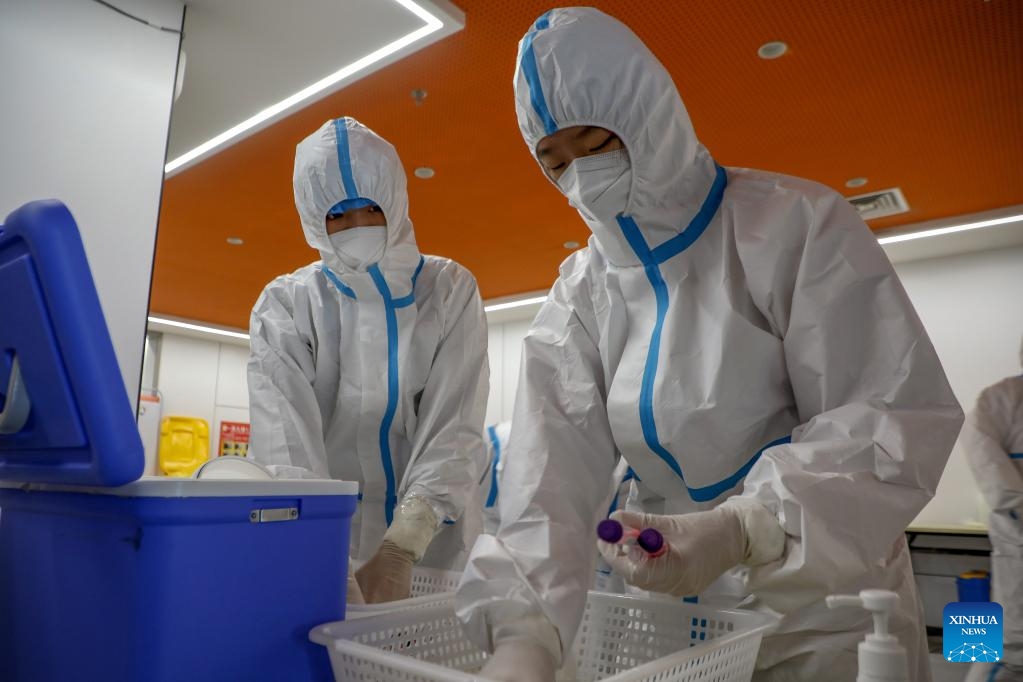 104 حالات إصابة جديدة محلية العدوى بكوفيد-19 في البر الرئيسي الصيني