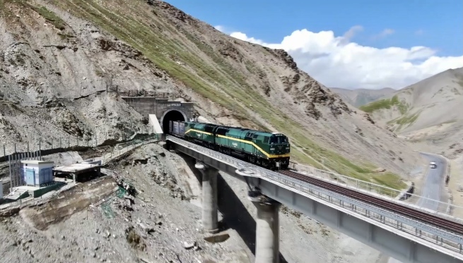 青海チベット高原をゆく③－世界最高所を走る青蔵鉄道