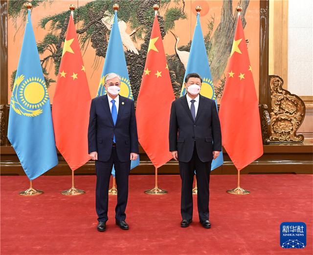 習主席 カザフスタンのトカエフ大統領と会談