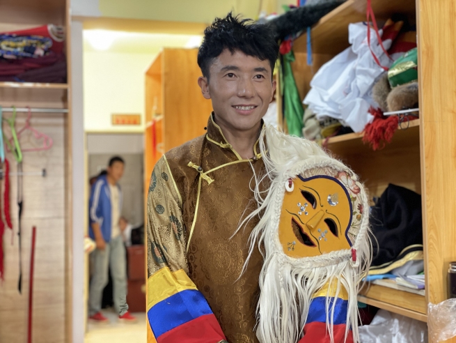 青海チベット高原をゆく⑩－無形文化遺産のチベット劇「扎西雪巴」