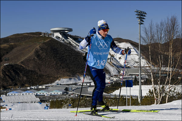 นักกีฬาเกือบครึ่งเดินทางถึงจีน ชื่นชมสถานที่จัดแข่งขันโอลิมปิกฤดูหนาว 2022