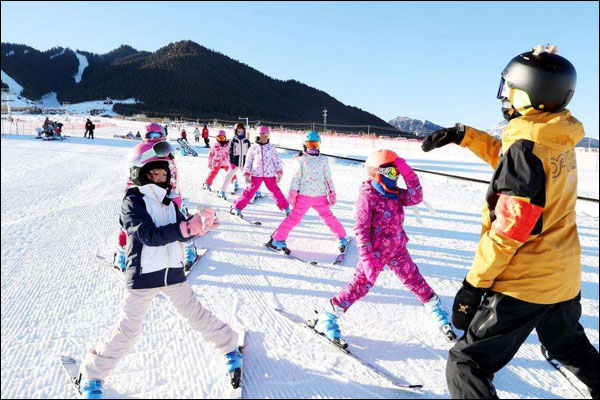 การแข่งขันกีฬาหิมะและน้ำแข็งของจีนพัฒนาอย่างคึกคัก