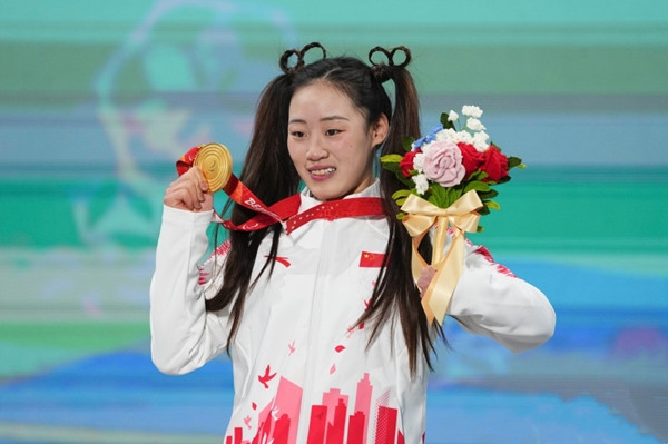 จาง เมิ่งชิว : นักกีฬาเหรียญทองพาราลิมปิกฤดูหนาวปักกิ่ง