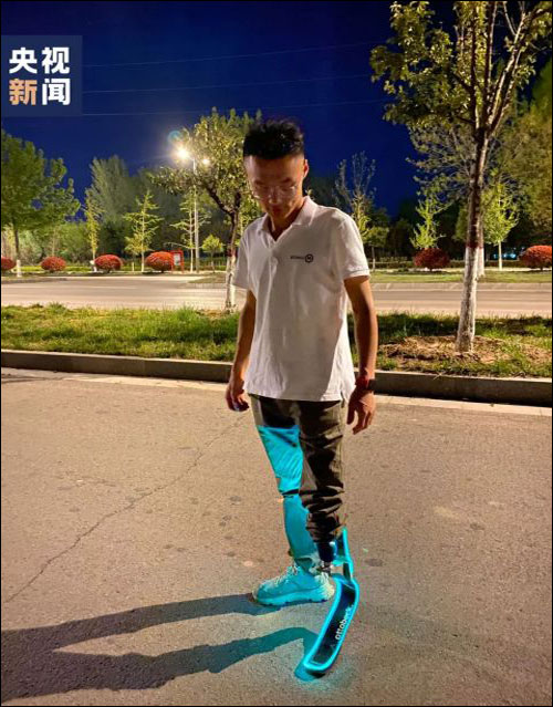 “ไอรอนแมนจีน”หนุ่มจีนพัฒนาขาเทียมไฮเทคหลังเสียขาจากอุบัติเหตุ