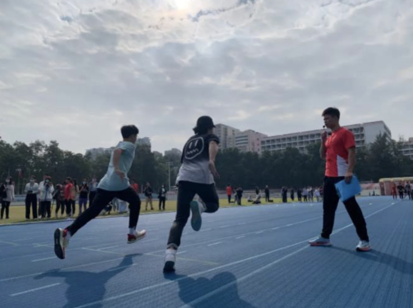 ‘ซู ปิ่งเทียน’ตั้งโจทย์ท้านักศึกษาชายวิ่งให้ไกลสุดใน 9.83 วินาที