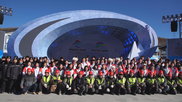 จางเจียโข่วเปิดโฉมลานเวทีมอบรางวัลโอลิมปิกฤดูหนาวปักกิ่งอย่างเป็นทางการ