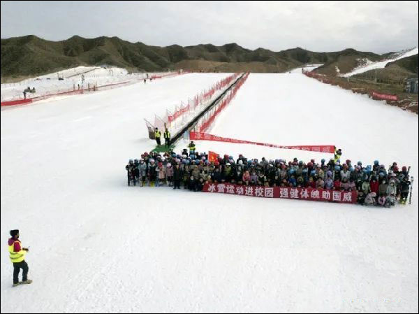 กีฬาหิมะและน้ำแข็งร้อนแรงขึ้นในภาคตะวันตกของจีน