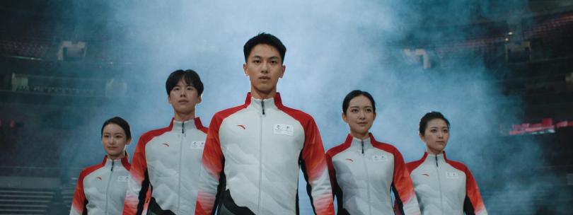 จีนเผยโฉมชุดเครื่องแต่งกายและเหรียญรางวัลกีฬาโอลิมปิกและพาราลิมปิกฤดูหนาว