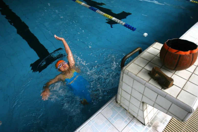 “เฉียน หงเยี่ยน - เด็กหญิงลูกบาส”นักว่ายน้ำคนพิการจีนคว้าเหรียญรางวัลอีก
