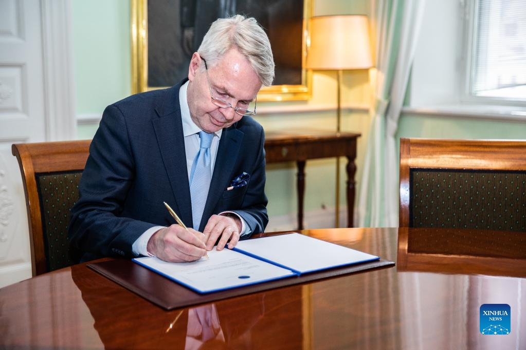 فنلندا توقع طلب الانضمام لعضوية الناتو