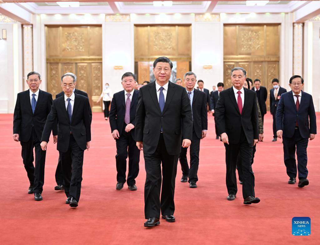 شي يشارك في الاجتماع السنوي للعام الصيني الجديد مع شخصيات من خارج الحزب الشيوعي الصيني