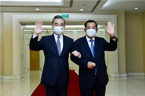 PM Kamboja Hun Sen Temui Menlu Tiongkok Wang Yi