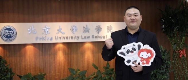 司法試験に6年連続挑戦 ようやく合格の北京大学警備員