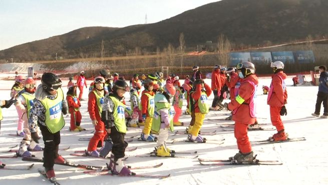 ＜北京冬季五輪＞スキーを教えるウインターキャンプが人気_fororder_N4图.JPG