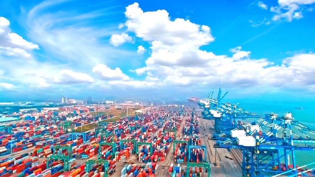 中国の対外貿易、18カ月連続でプラス成長、対日輸出入10.7%増