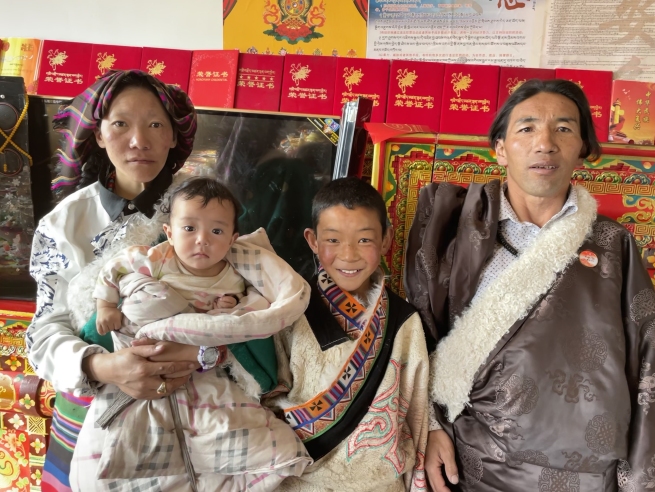 青海チベット高原をゆく②－標高4800メートル、農牧民住居移転の幸せな暮らし