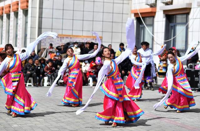 チベット族の人々、中国各地でチベット暦の新年迎える_fororder_ac4bd11373f082028c6a15f4241102e4a9641b71