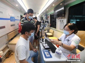 杭州東駅で移動ワクチン接種列車の運用開始　浙江省