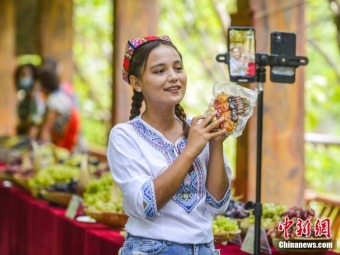 トルファンで「中国農民豊作節」の特別イベント開催　新疆