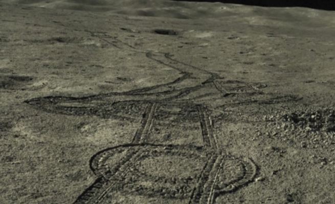 中国の月面探査車「玉兎2号」、3年間で1000枚以上の月面写真を撮影