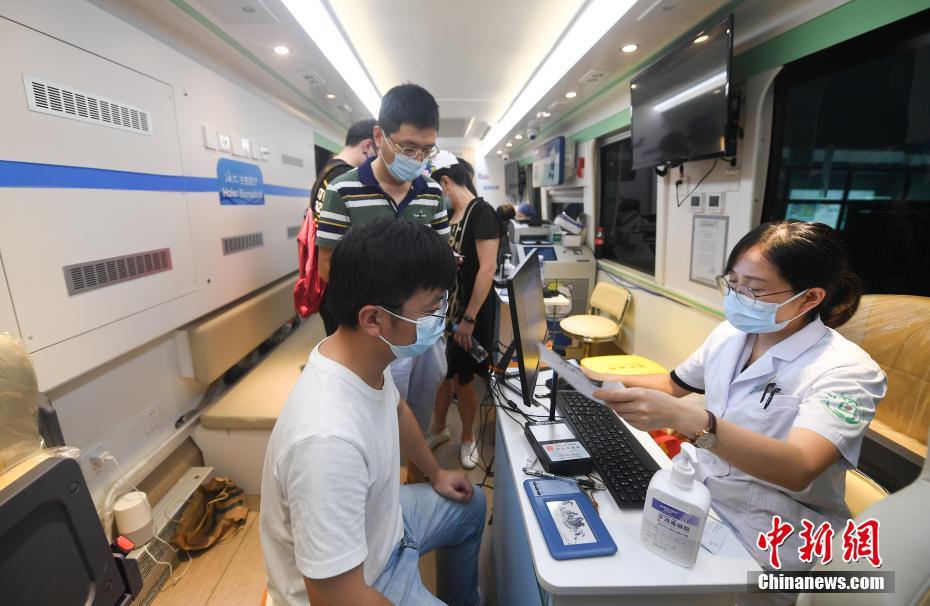 杭州東駅で移動ワクチン接種列車の運用開始　浙江省