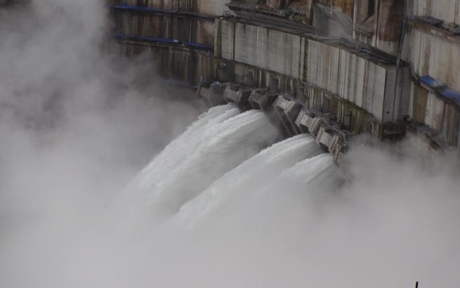 三峡ダムに次ぐ中国第2位の白鶴灘水力発電所に潜入取材