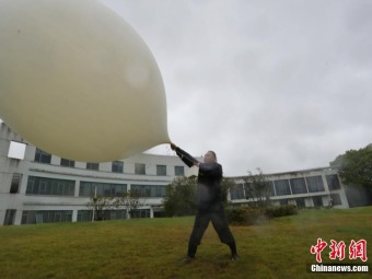 台風6号「インファ」観測のため、高高度気球を放球　上海市 (4)