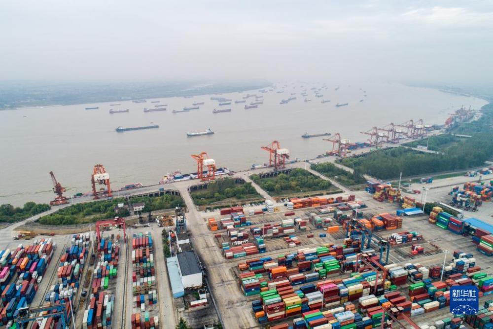 海外との貿易に新たな長江・海洋直通ルートが開通　湖北省武漢市