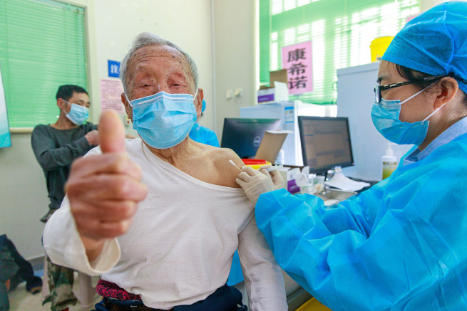 中国で2億人以上の高齢者が新型コロナワクチン接種を完了