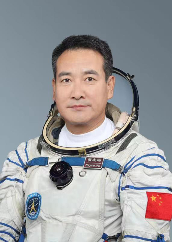 นักบินอวกาศจีนติดสิ่งของส่วนตัวอะไรบ้างสู่อวกาศ