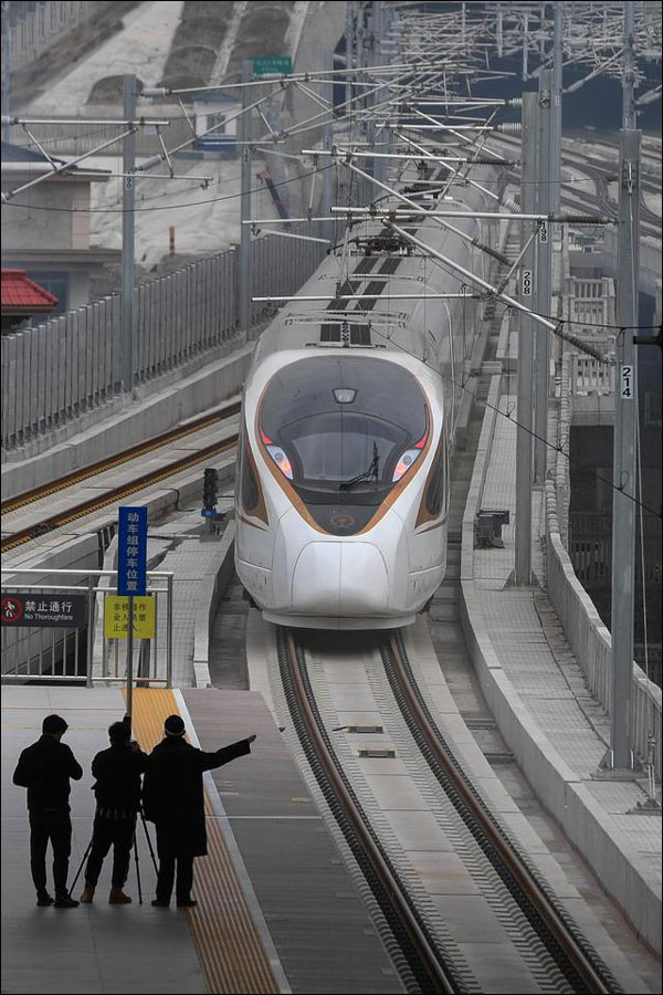 ทางรถไฟความเร็วสูงทุนเอกชนสายแรกของจีนเปิดให้บริการ