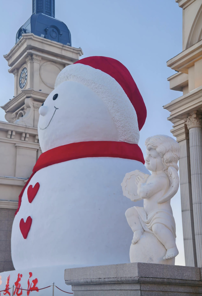 ตุ๊กตาหิมะยักษ์สุดน่ารักที่เมืองฮาร์บิน！