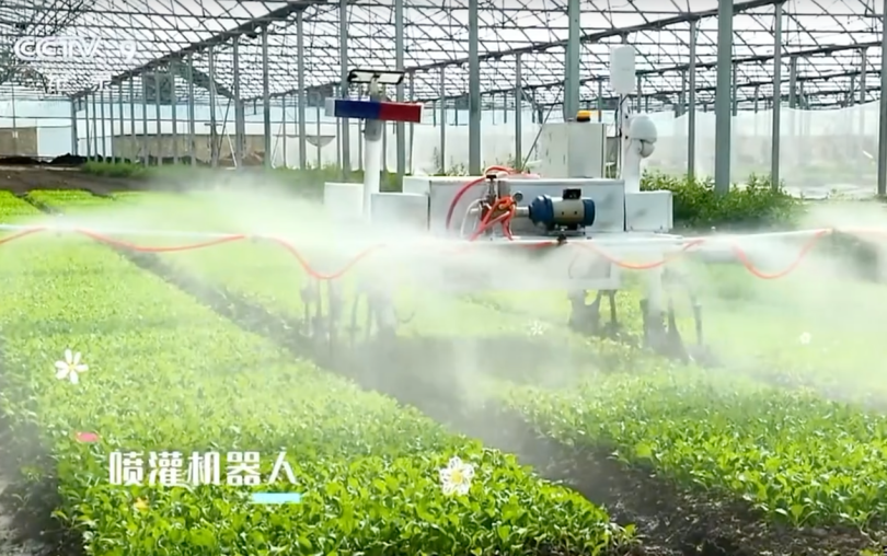 เกษตรกรรุ่นใหม่ทำการเกษตรด้วยหุ่นยนต์ AI