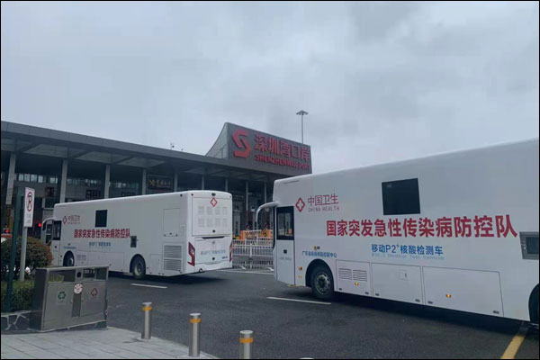 รถตรวจกรดนิวคลีอิกเคลื่อนที่จากจีนแผ่นดินใหญ่ชุดแรกถึงฮ่องกงแล้ว