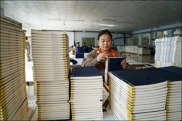 “กู่ ชิวเซิง”ผู้สืบสานศิลปะงานทำหนังสือจีนโบราณ