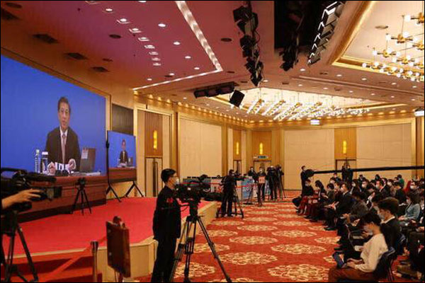 การประชุมครั้งที่ 5 ของสภาผู้แทนประชาชนแห่งชาติจีน ชุดที่ 13 จัดแถลงข่าว