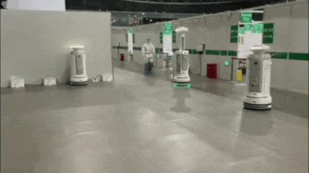 หุ่นยนต์อัจฉริยะต้านโควิด-19 ในโรงพยาบาลสนาม ของ“เซี่ยงไฮ้”