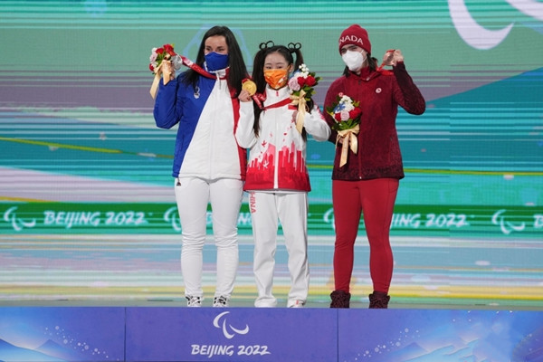 จาง เมิ่งชิว : นักกีฬาเหรียญทองพาราลิมปิกฤดูหนาวปักกิ่ง
