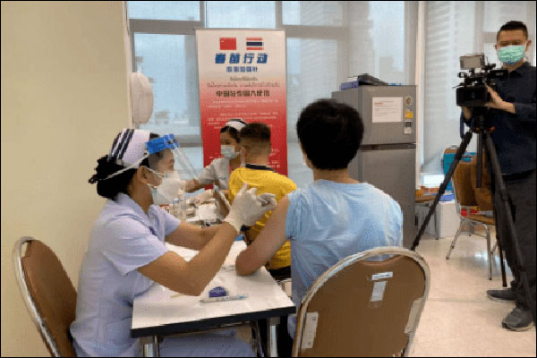 สถานทูตจีนประจำไทยเริ่มฉีดวัคซีนโควิดเข็มกระตุ้น“ปฏิบัติการชุนเหมียว”